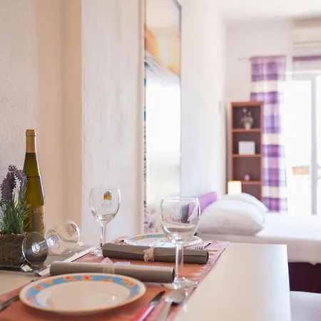 Apartamento Tranquil And Stylish Kastel Novi - With Garden *