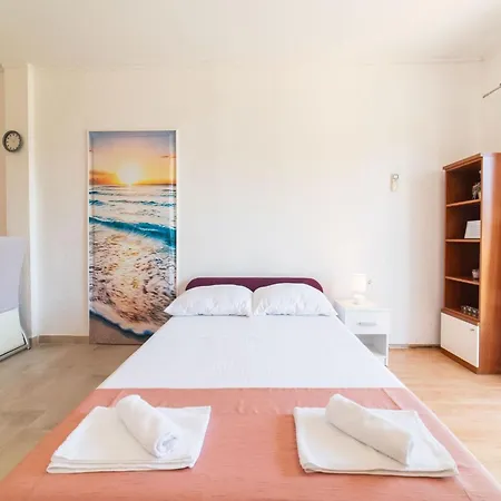 Tranquil And Stylish Kastel Novi - With Garden Kaštela