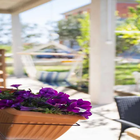 Tranquil And Stylish Kastel Novi - With Garden Appartamento Kaštela